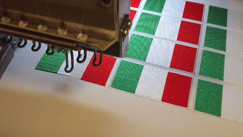 Abbigliamento personalizzato con logo